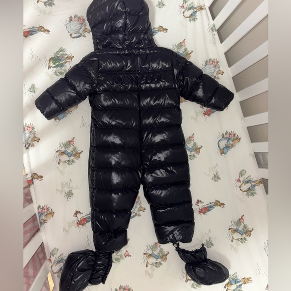 Baby Moncler Snowsuit with booties - Picture 4 of 4
